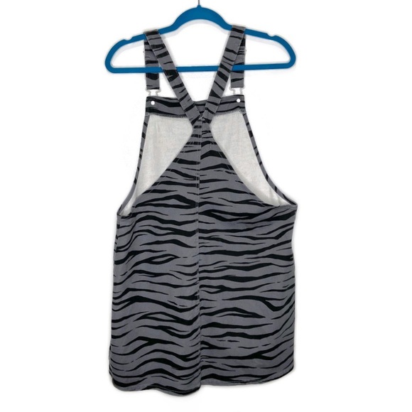 NWT Material Girl Dark Gray Tiger Pinafore Overall Jumper - Picture 7 of 11